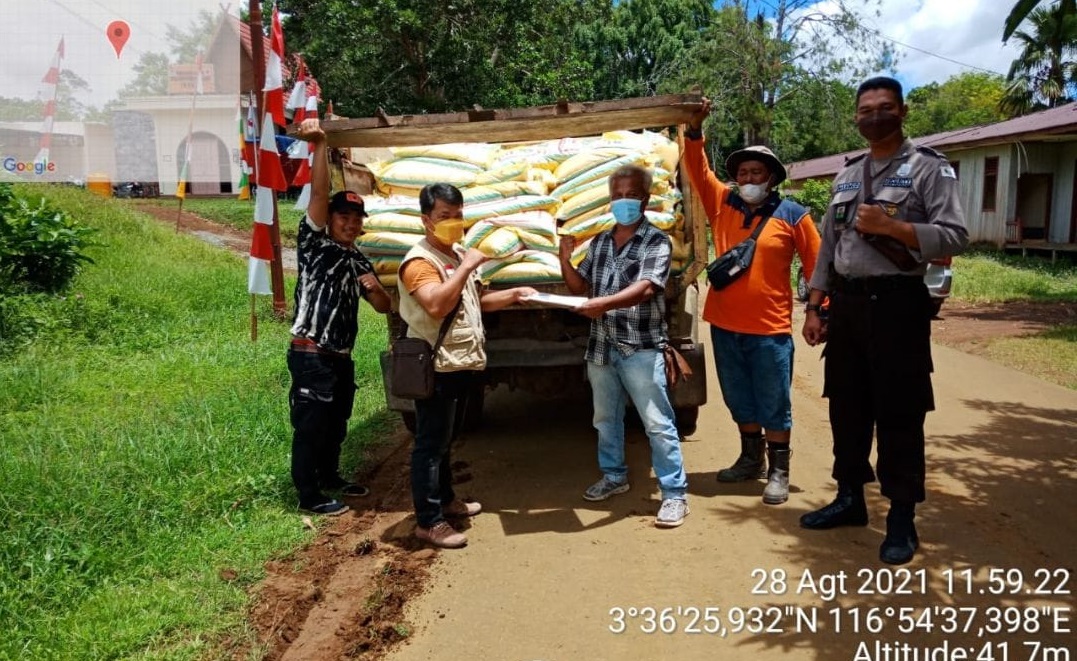 Penyerahan Bantuan dari PT Adindo Hutani Lestari ke Pemkab. Tana Tidung